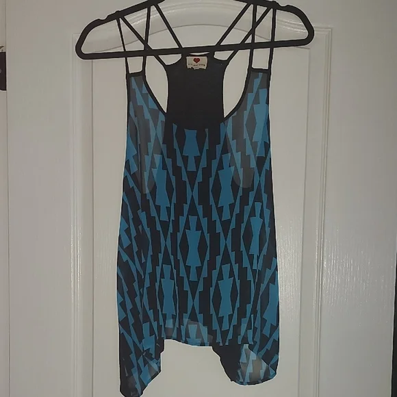 Geometric Pattern Tank Top - Picture 7 of 9